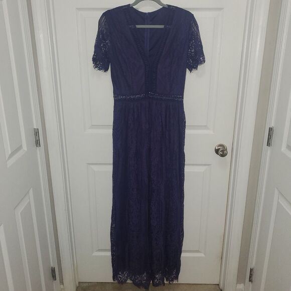 Elegant Lace Maxi Dress in Deep Blue - Picture 1 of 6